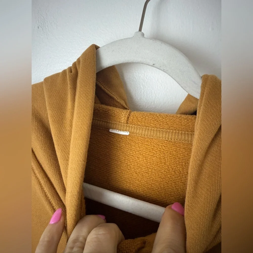 ALO Yoga Toffee Accolade Hooded Sweatshirt Medium Rare